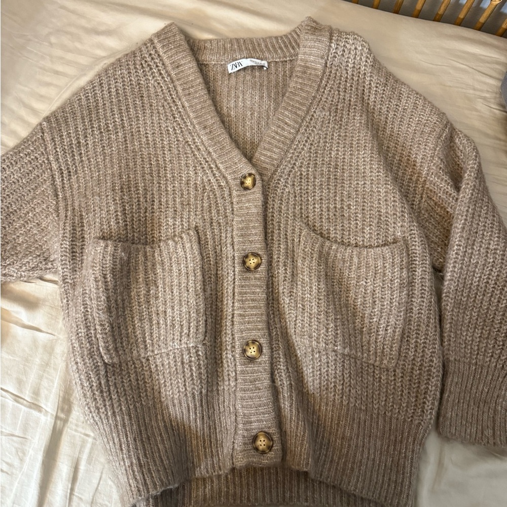 Zara Women's Beige Knit Cardigan